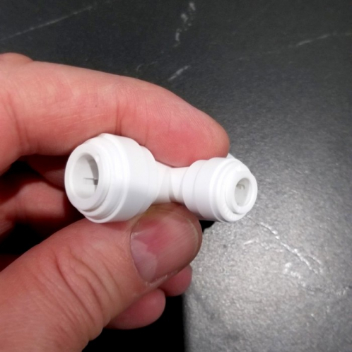 Колено Organic A4-UE0604 (переход 1/4"-3/8")