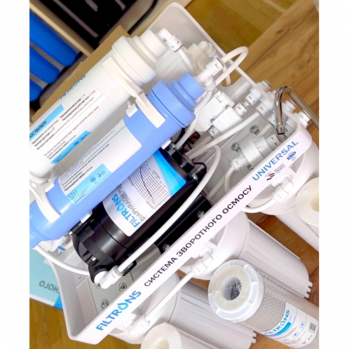 Система обратного осмоса Filtrons Universal 5-ти ступенчатая с помпой