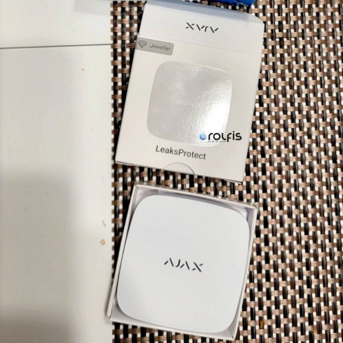 Беспроводной датчик затопления AJAX LeaksProtect white (8743) Беспроводной датчик затопления AJAX LeaksProtect white (8743)