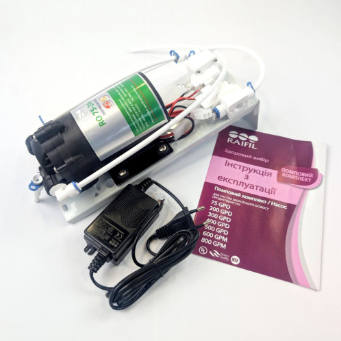 Насос Raifil RO-500-220-EZ на кронштейне